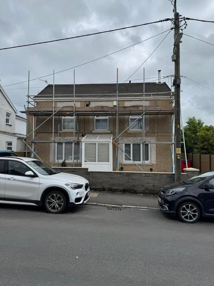 Front elevation scaffolding on a detached house